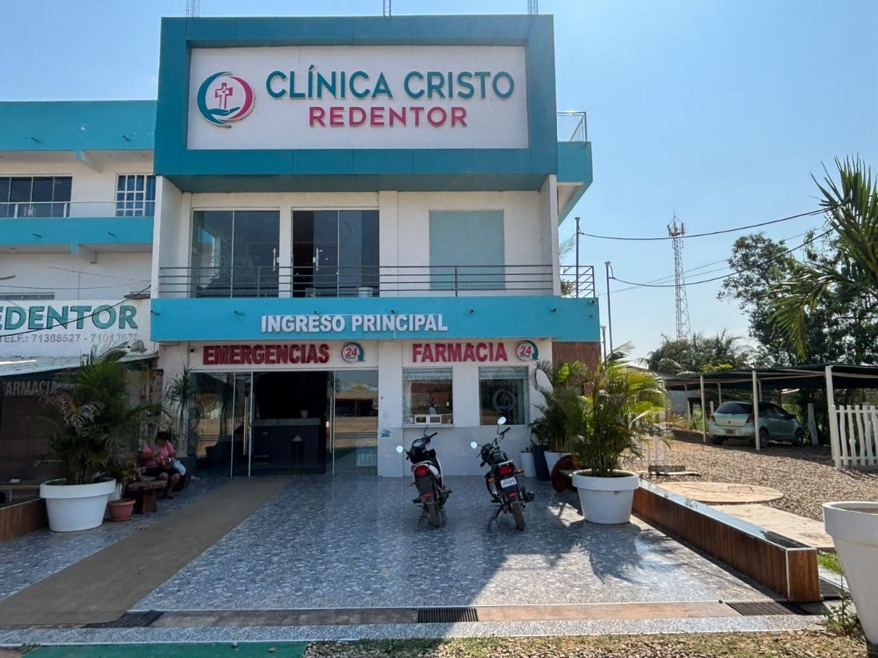Ingreso principal de la clínica
